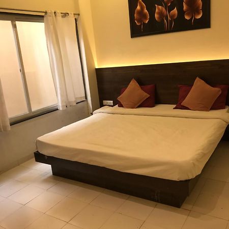 Hotel Divine Indore Exterior photo